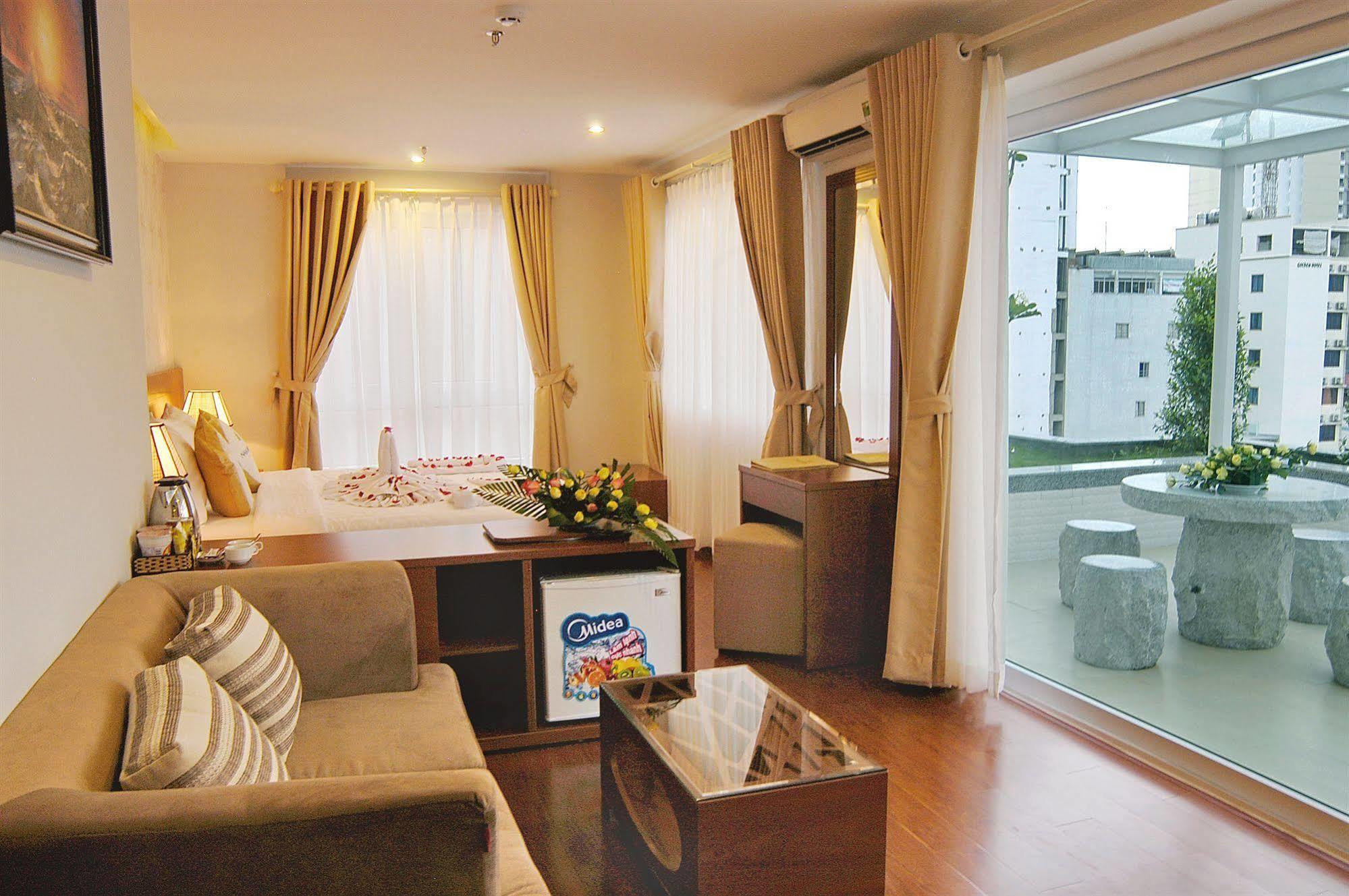 Nam Hung Hotel Nha Trang Buitenkant foto